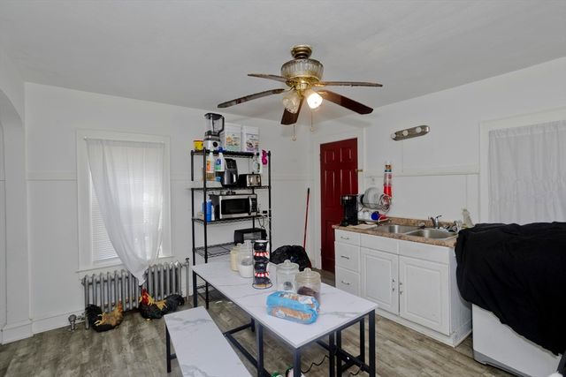 320 Oakland St, Springfield, MA 01108