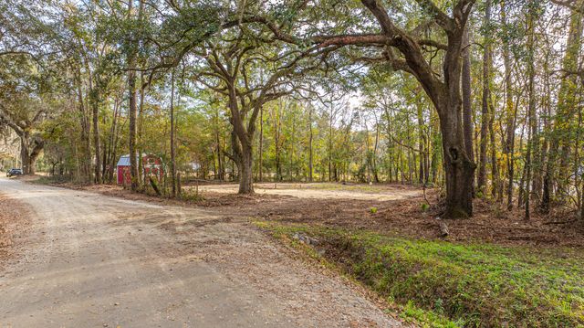 5379 Old Military Road, Adams Run, SC 29426