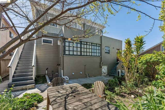 1374 E 32nd, Oakland, CA 94602