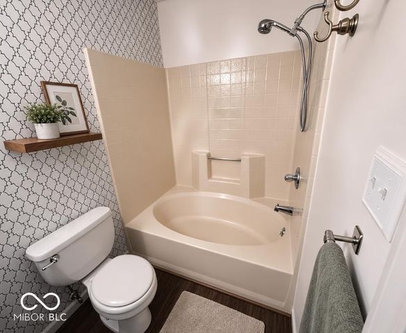 6827 Shore Island Drive, Indianapolis, IN 46220