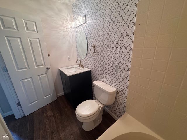 6827 Shore Island Drive, Indianapolis, IN 46220