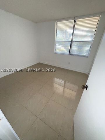 40 NW 76th Ave 103-1, Plantation, FL 33324