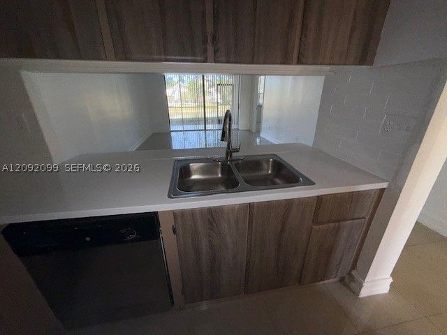 40 NW 76th Ave 103-1, Plantation, FL 33324