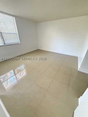 40 NW 76th Ave 103-1, Plantation, FL 33324