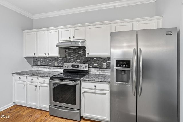 105 Plumbago Place, Holly Springs, NC 27540