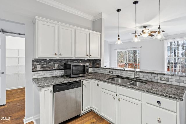 105 Plumbago Place, Holly Springs, NC 27540