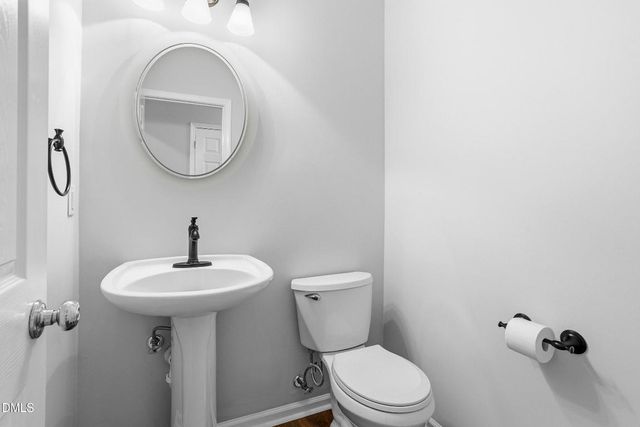 105 Plumbago Place, Holly Springs, NC 27540