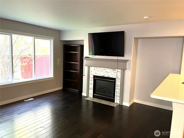 22908 SE 240th Place, Maple Valley, WA 98038