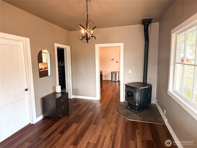 218 Washington Avenue N, Eatonville, WA 98328