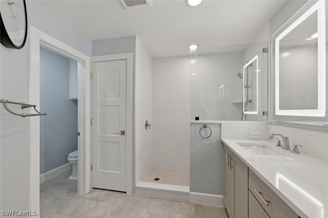 909 Reef Point CIR, Naples, FL 34108