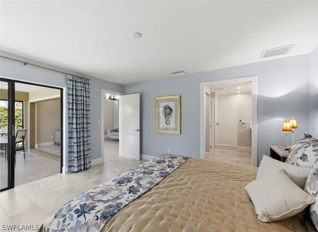 909 Reef Point CIR, Naples, FL 34108