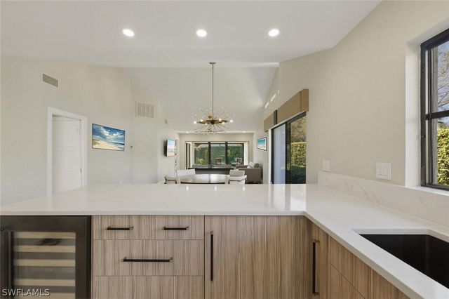 909 Reef Point CIR, Naples, FL 34108