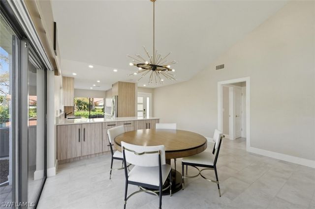 909 Reef Point CIR, Naples, FL 34108