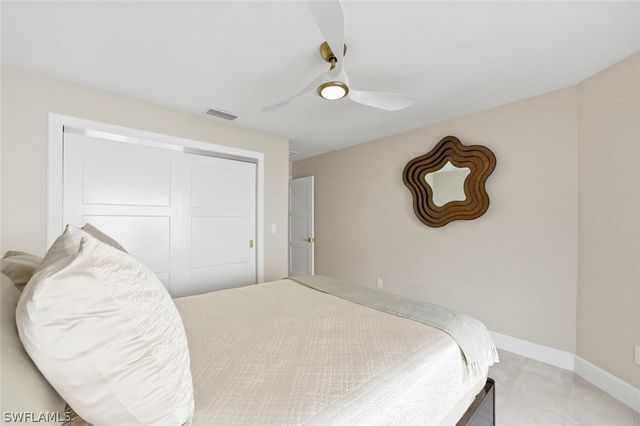 909 Reef Point CIR, Naples, FL 34108