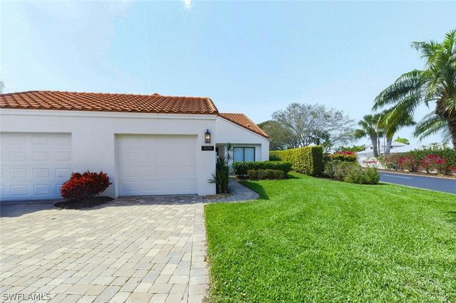 909 Reef Point CIR, Naples, FL 34108