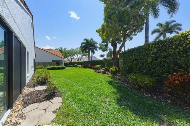 909 Reef Point CIR, Naples, FL 34108