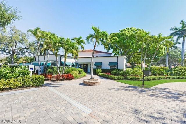 909 Reef Point CIR, Naples, FL 34108