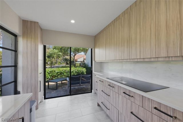 909 Reef Point CIR, Naples, FL 34108