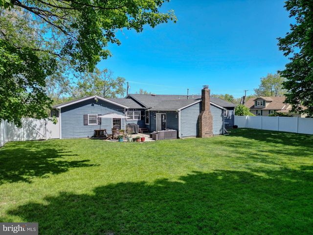 8 W FACTORY RD, Berlin, NJ 08009