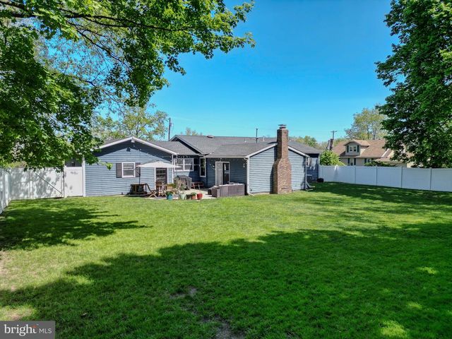 8 W FACTORY RD, Berlin, NJ 08009