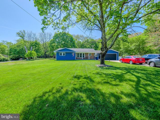 8 W FACTORY RD, Berlin, NJ 08009