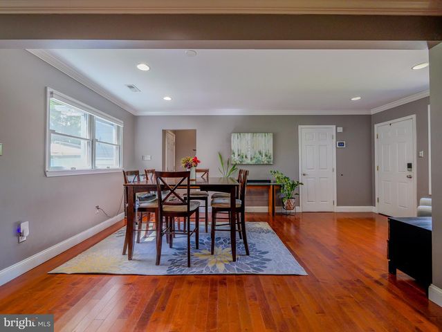 8 W FACTORY RD, Berlin, NJ 08009