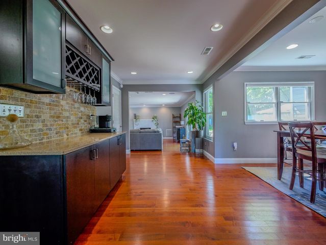 8 W FACTORY RD, Berlin, NJ 08009