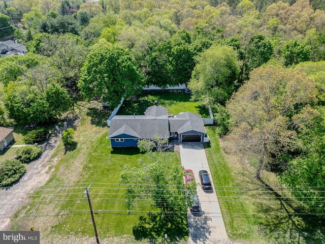 8 W FACTORY RD, Berlin, NJ 08009