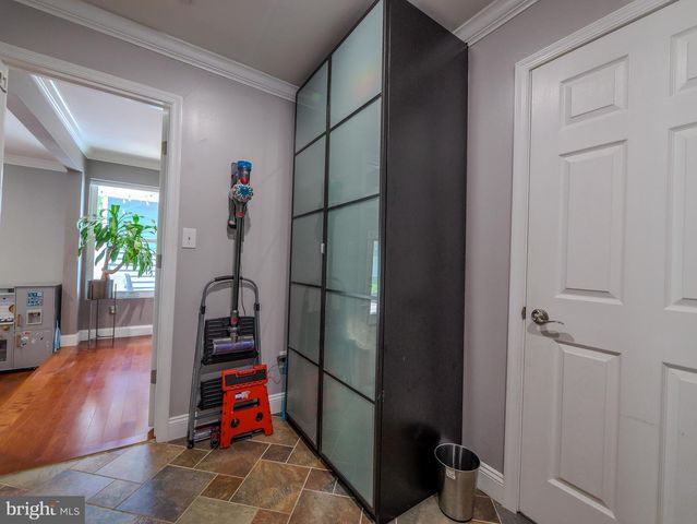 8 W FACTORY RD, Berlin, NJ 08009