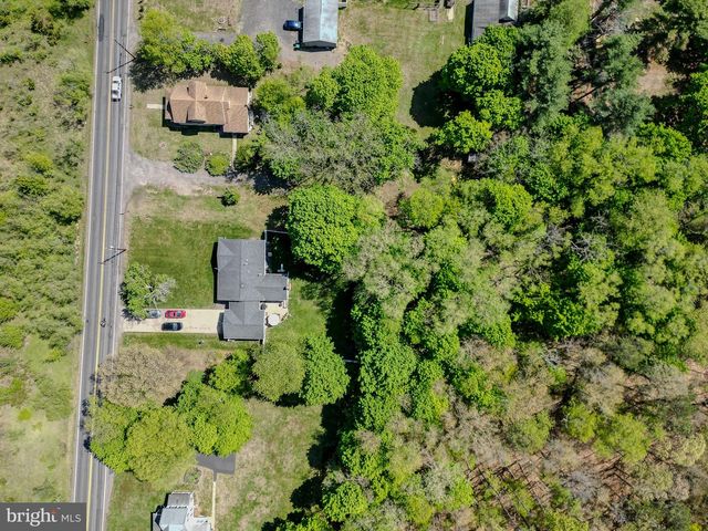 8 W FACTORY RD, Berlin, NJ 08009