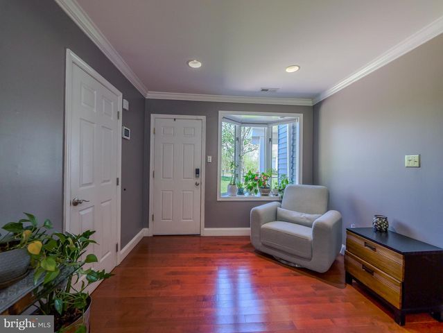 8 W FACTORY RD, Berlin, NJ 08009