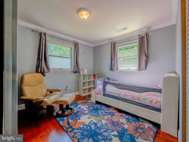 8 W FACTORY RD, Berlin, NJ 08009