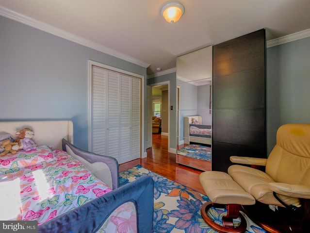 8 W FACTORY RD, Berlin, NJ 08009