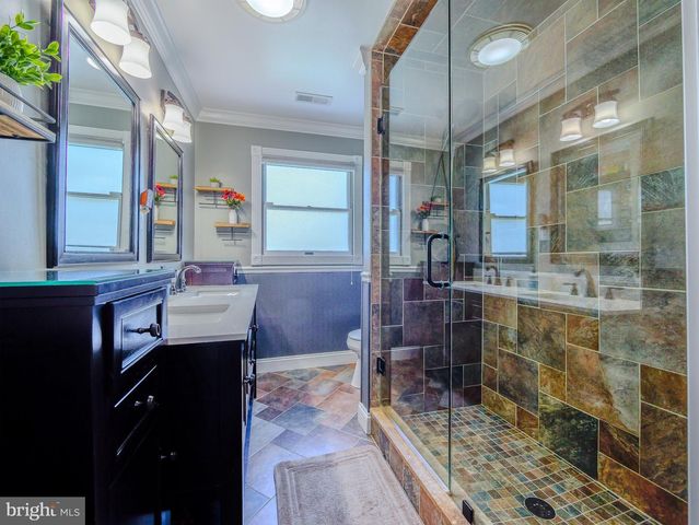 8 W FACTORY RD, Berlin, NJ 08009