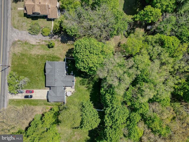 8 W FACTORY RD, Berlin, NJ 08009