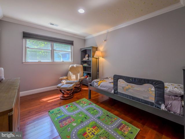 8 W FACTORY RD, Berlin, NJ 08009