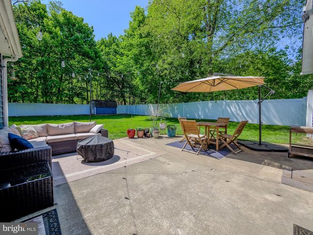 8 W FACTORY RD, Berlin, NJ 08009