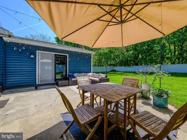 8 W FACTORY RD, Berlin, NJ 08009