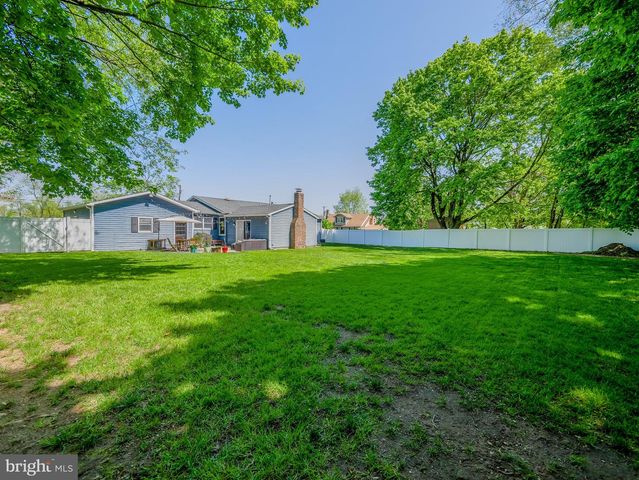 8 W FACTORY RD, Berlin, NJ 08009