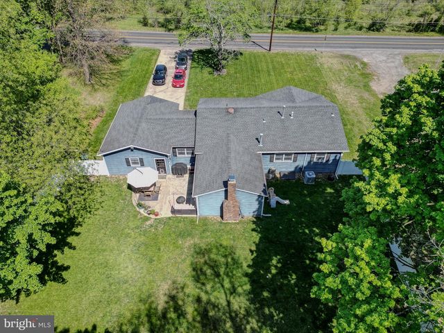 8 W FACTORY RD, Berlin, NJ 08009