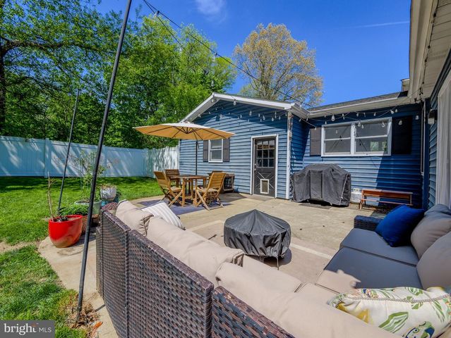 8 W FACTORY RD, Berlin, NJ 08009