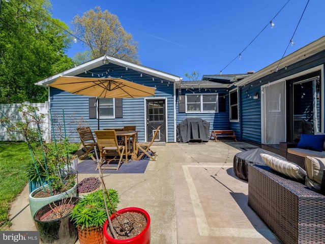 8 W FACTORY RD, Berlin, NJ 08009