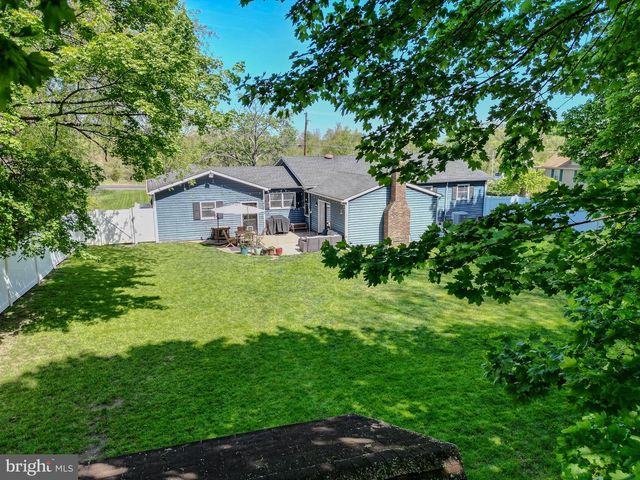 8 W FACTORY RD, Berlin, NJ 08009