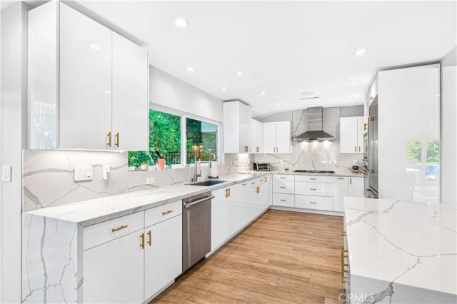 19541 Greenbriar Drive, Tarzana, CA 91356