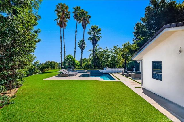 19541 Greenbriar Drive, Tarzana, CA 91356