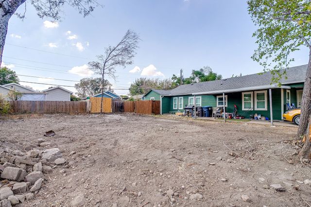 922 E Oleander Street, Fort Worth, TX 76104