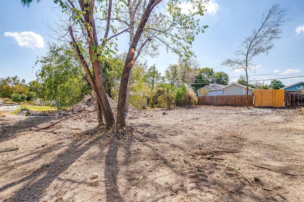 922 E Oleander Street, Fort Worth, TX 76104 — photo 3