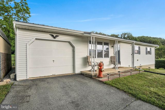 28 MOUNTAIN STREET, Mount Holly Springs, PA 17065