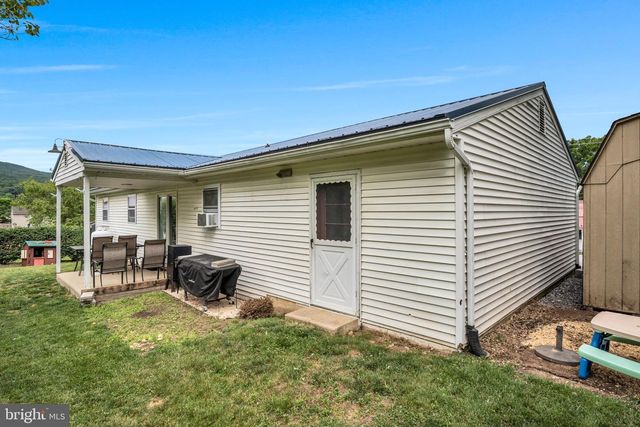 28 MOUNTAIN STREET, Mount Holly Springs, PA 17065