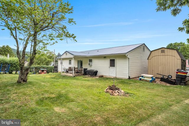 28 MOUNTAIN STREET, Mount Holly Springs, PA 17065